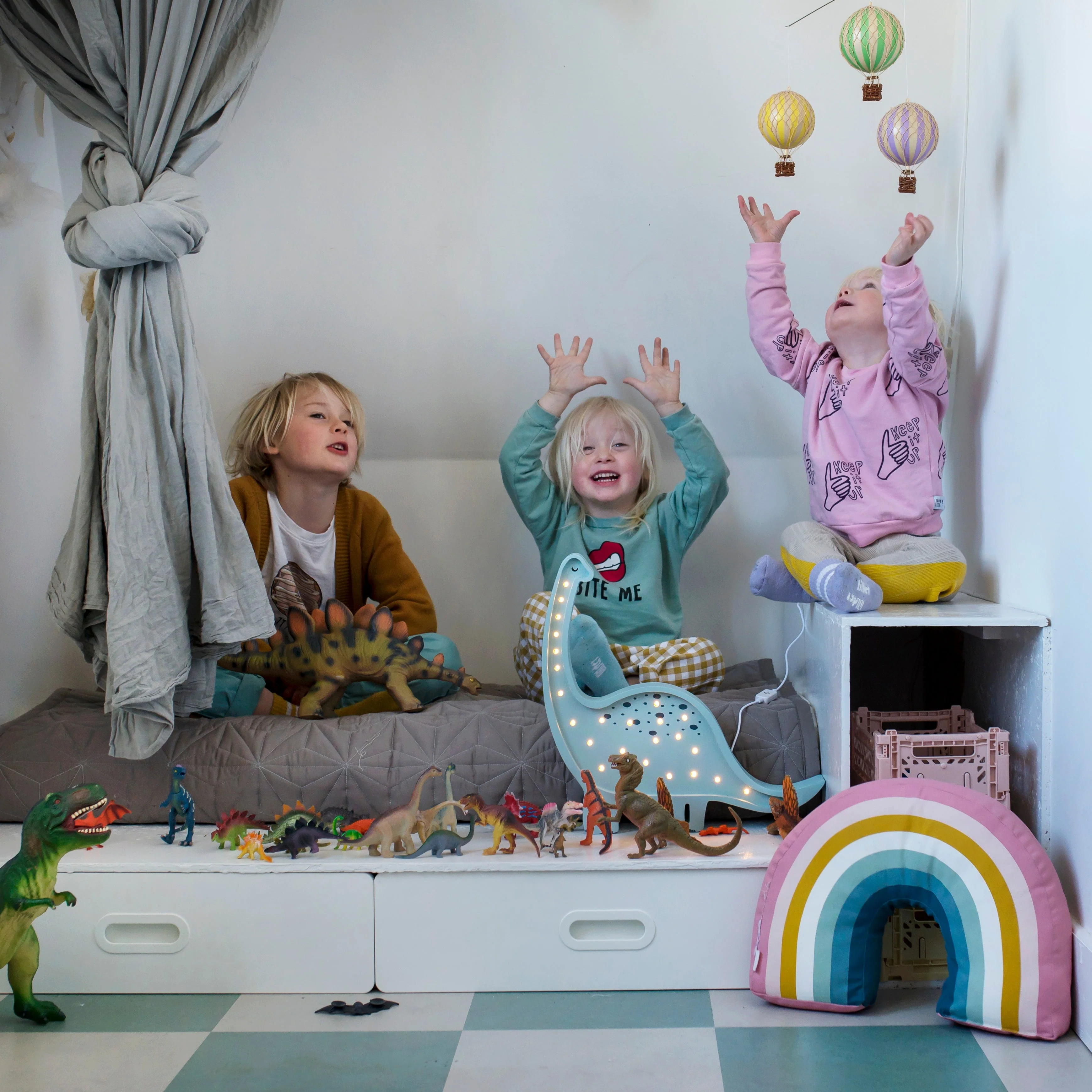 Little Lights Dinosaur Lamp - Image 4