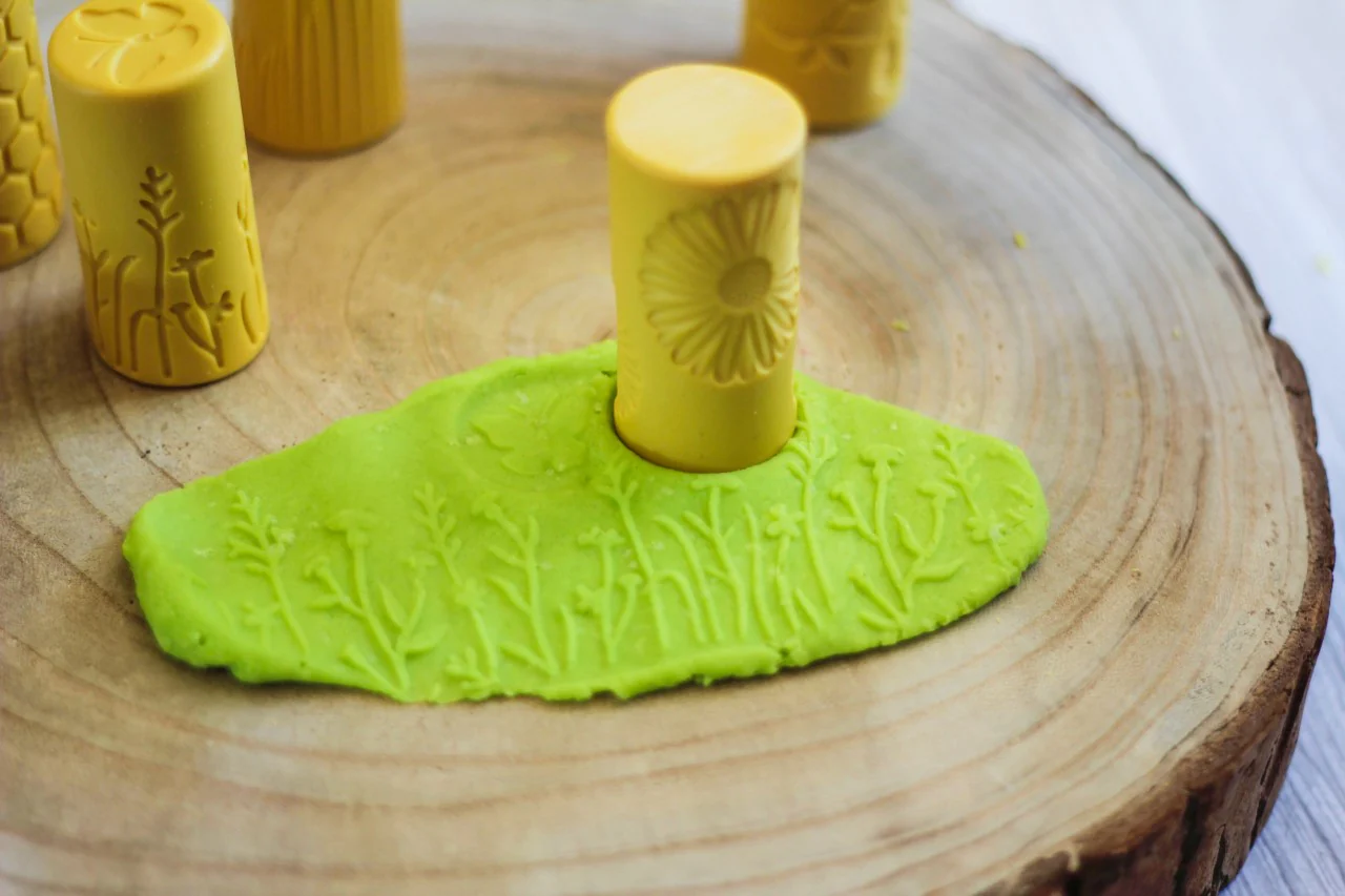 Garden Bugs Dough Roller and Stamp Set - Image 5