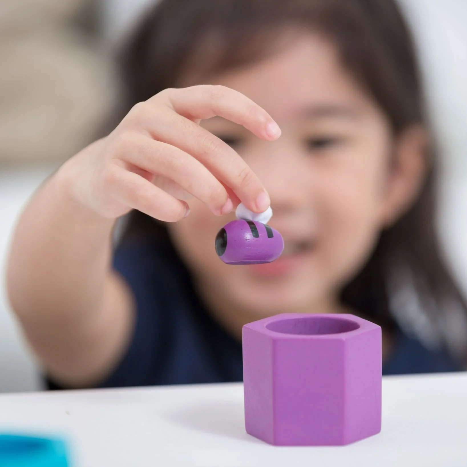 PlanToys Sorting Beehives - Image 6