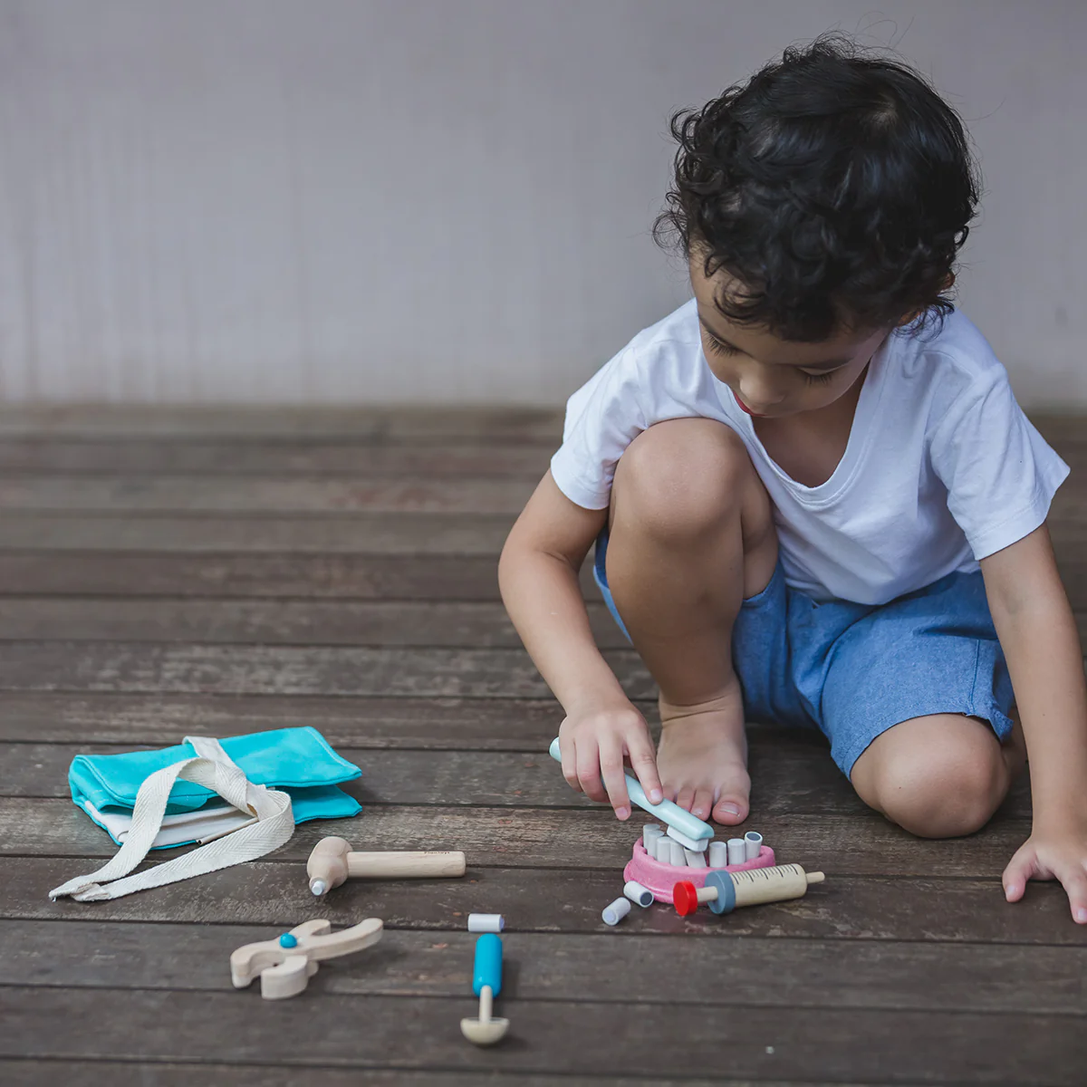 PlanToys Dentist Set - Image 8