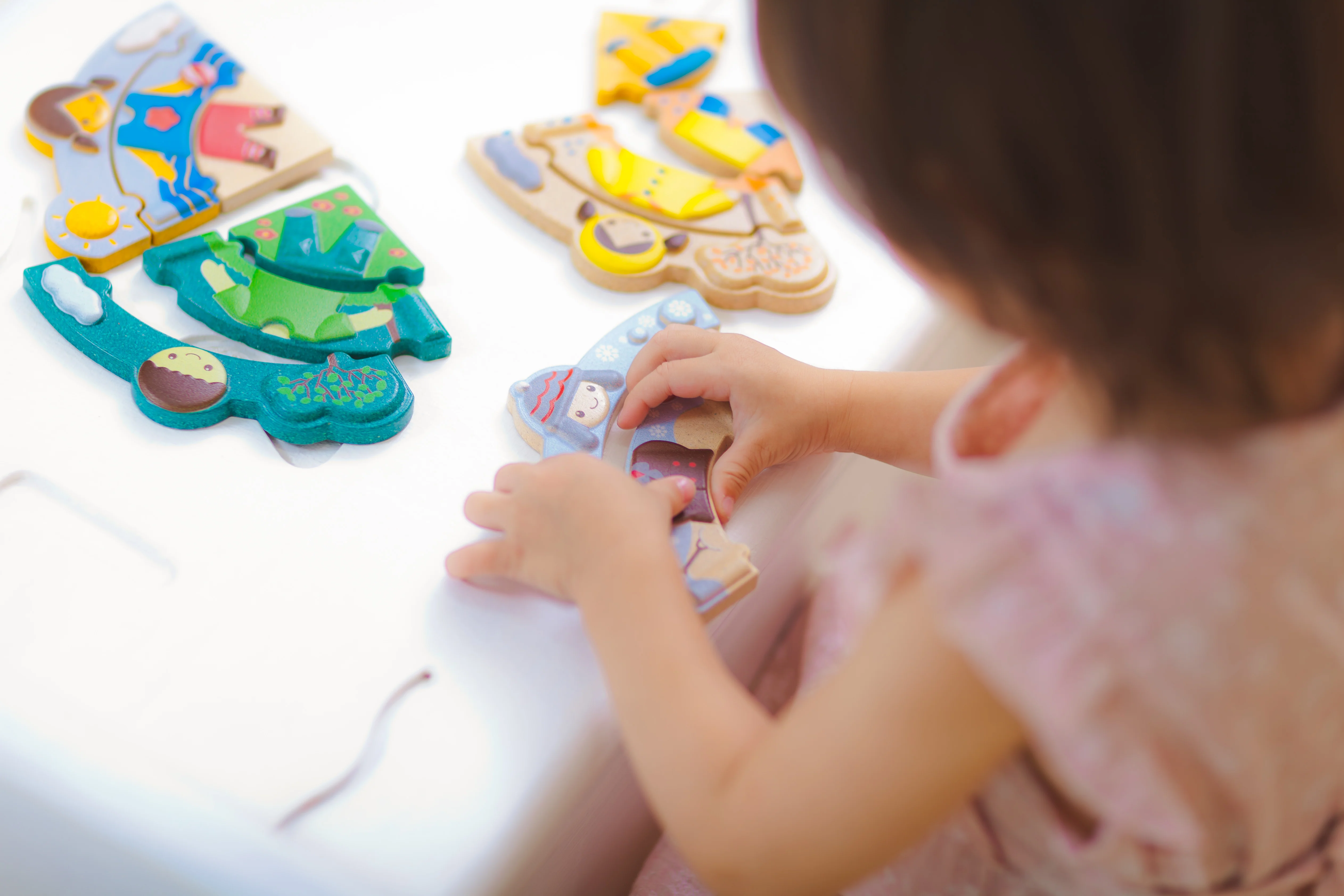 PlanToys Weather Dress-Up Puzzle - Image 5